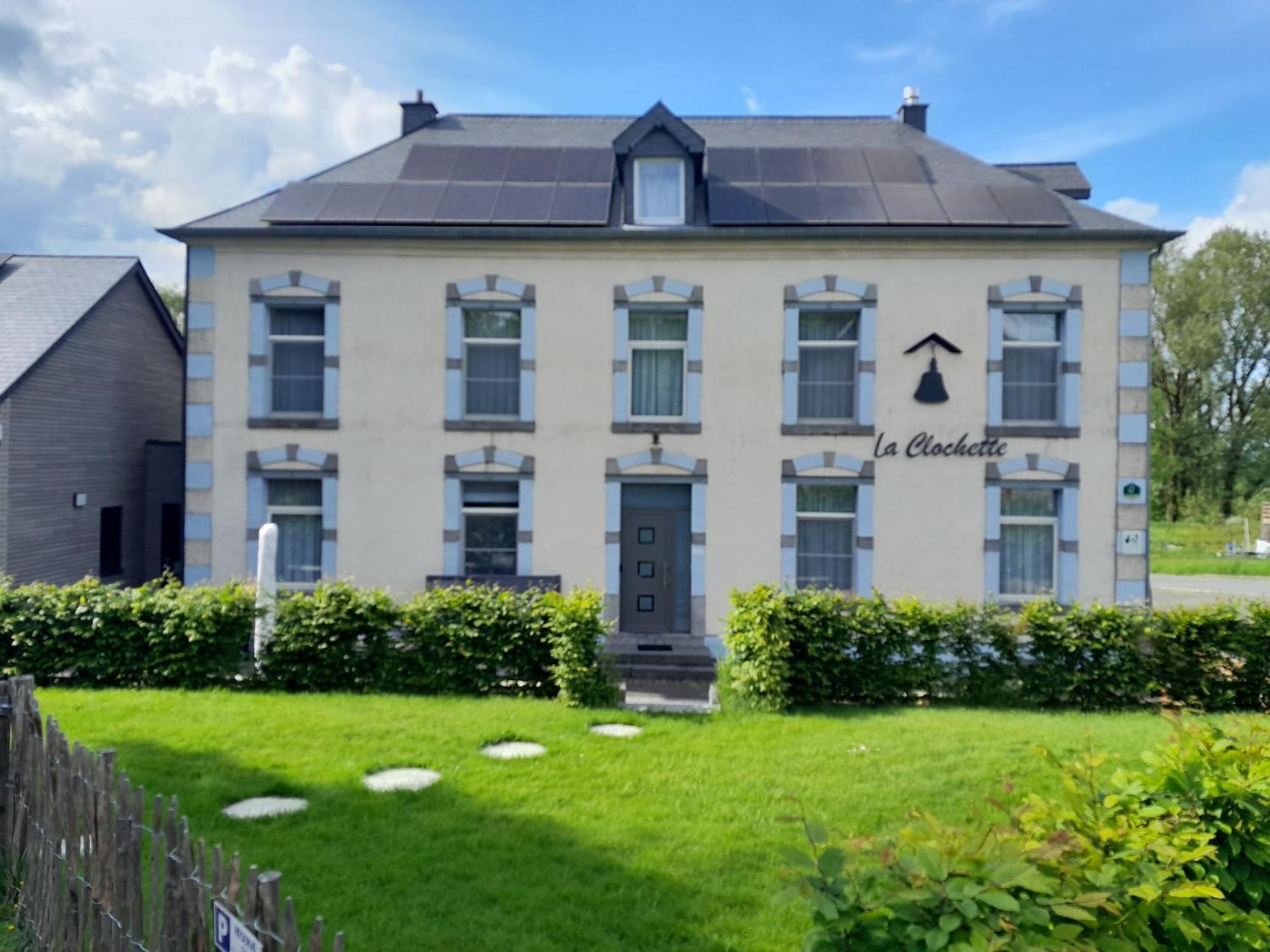 Maison Spacieuse Unifamiliale. Gite La Clochette Бастонь Экстерьер фото
